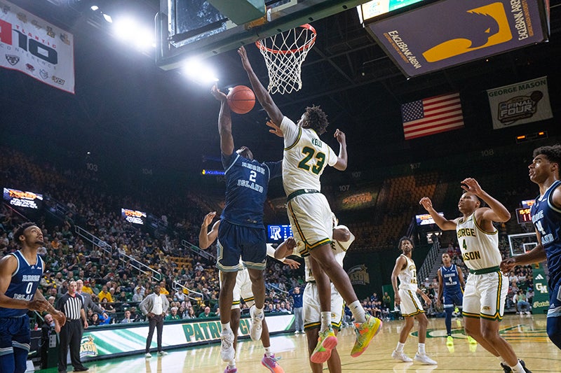 Amari Kelly, number 23 on the men's basketball team