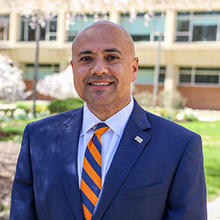 2022 School of Business Alumni Service Award Winner Christopher M. Preston